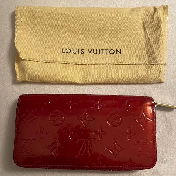 Authentic Louis Vuitton Long Zippi Vernis Monogram Wallet Red Color - Picture 1 of 16